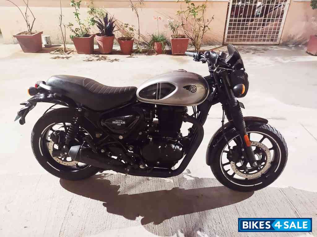 Royal Enfield Hunter 350 Metro