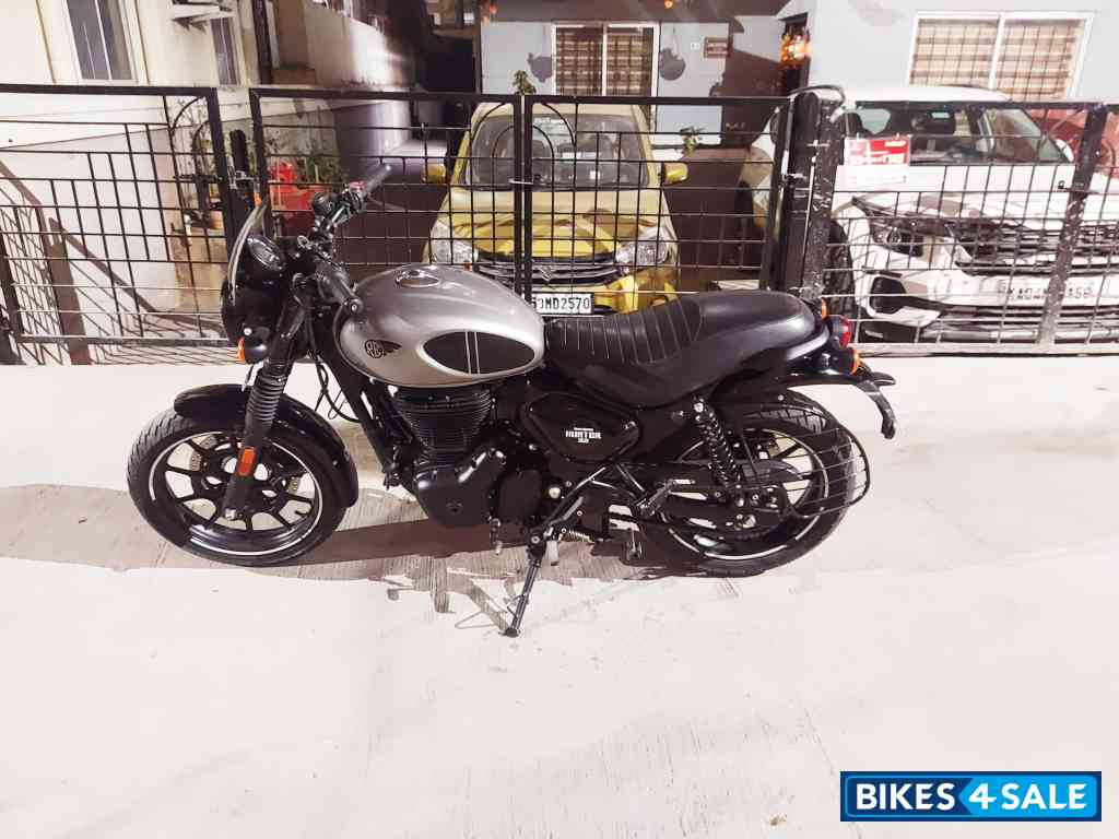 Royal Enfield Hunter 350 Metro