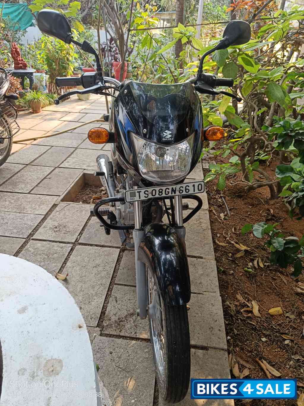 Black Bajaj CT 100