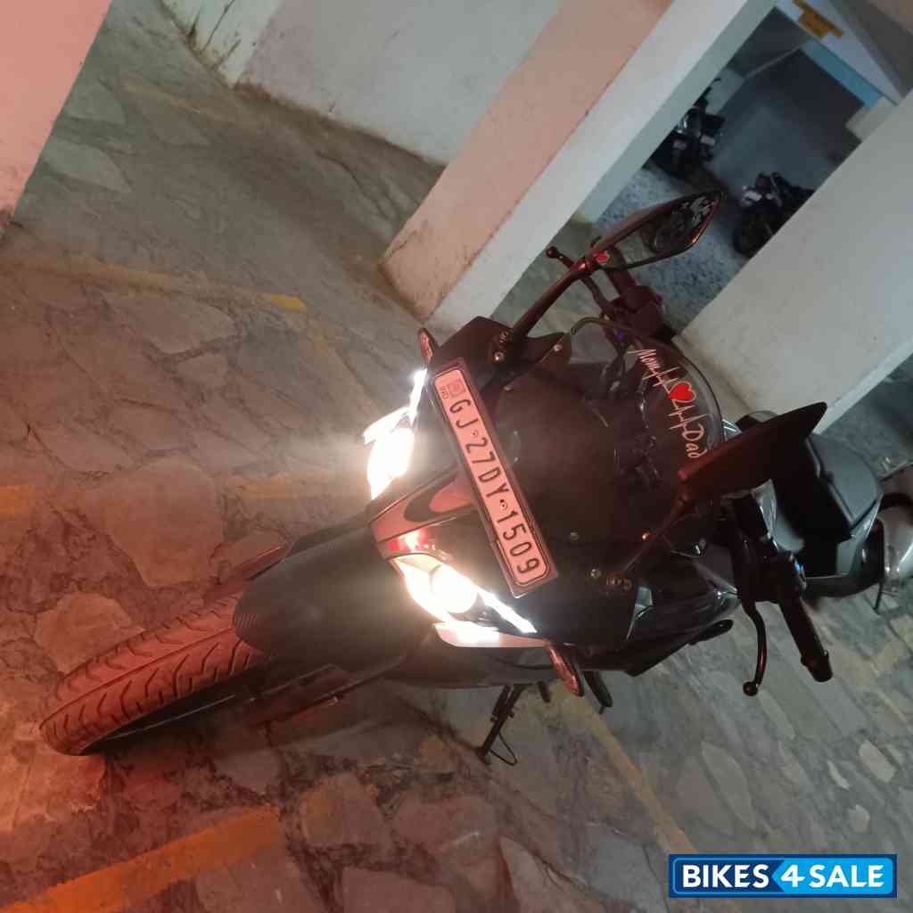 Bajaj Pulsar RS 200 BS6