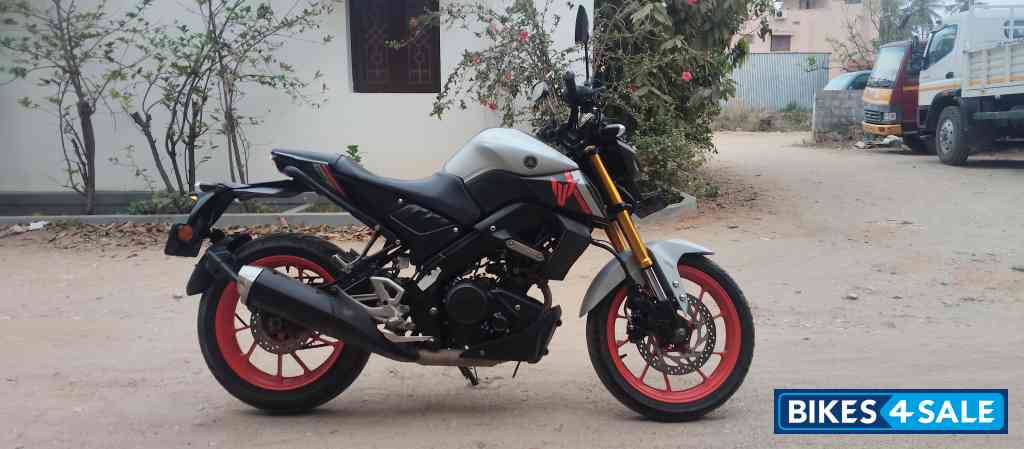 Matt Grey Yamaha MT-15