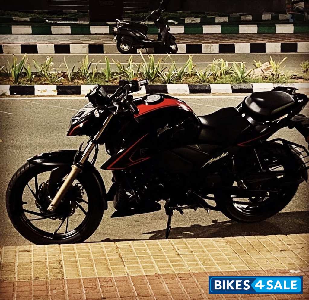 TVS Apache RTR 200 4V
