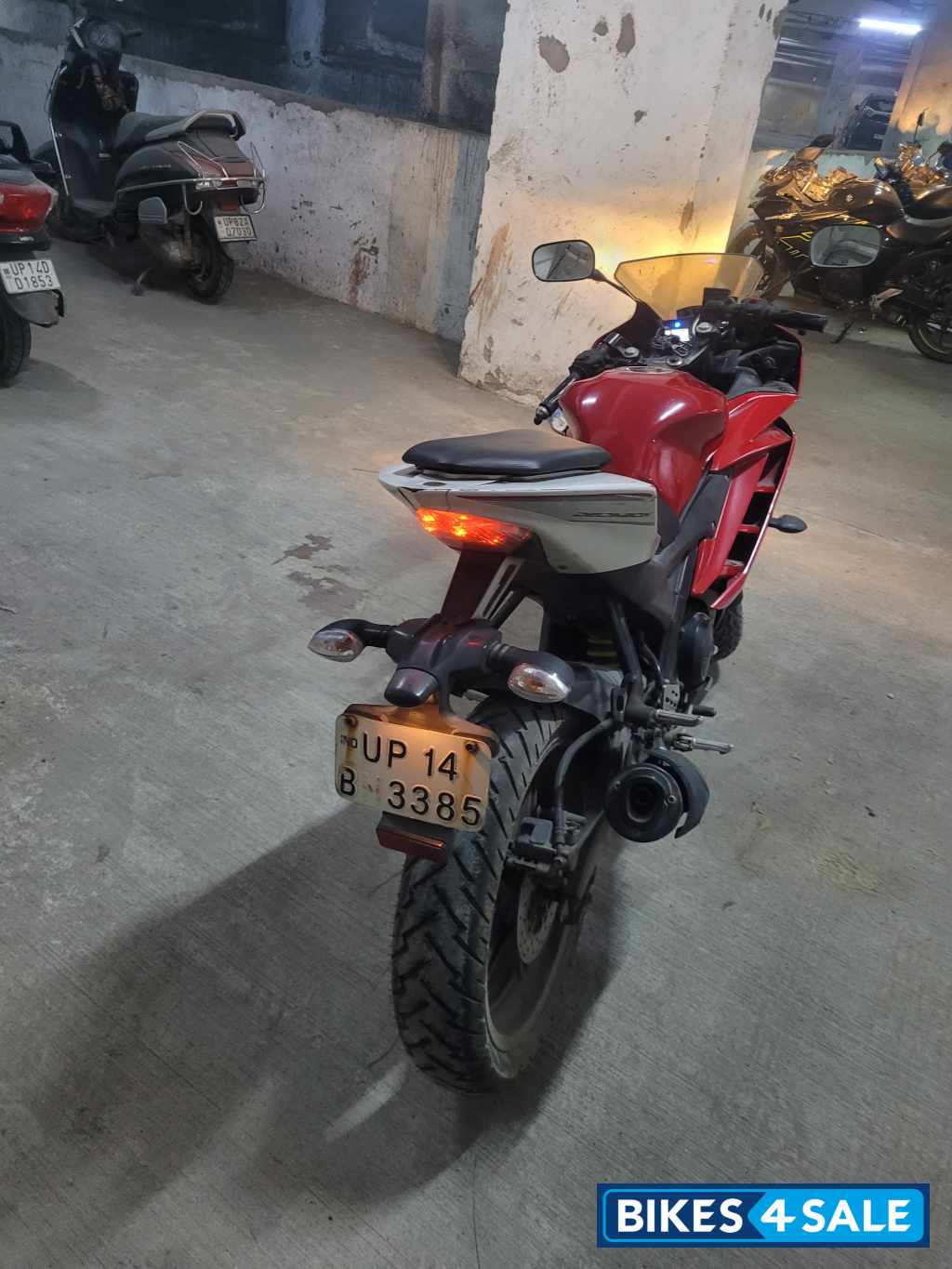 Red And Black Yamaha YZF R15