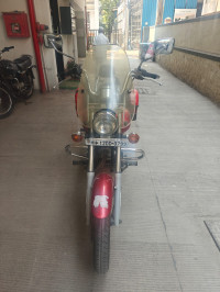 Red Bajaj Avenger 180 DTS-i