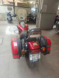 Red Bajaj Avenger 180 DTS-i