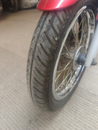 Red Bajaj Avenger 180 DTS-i