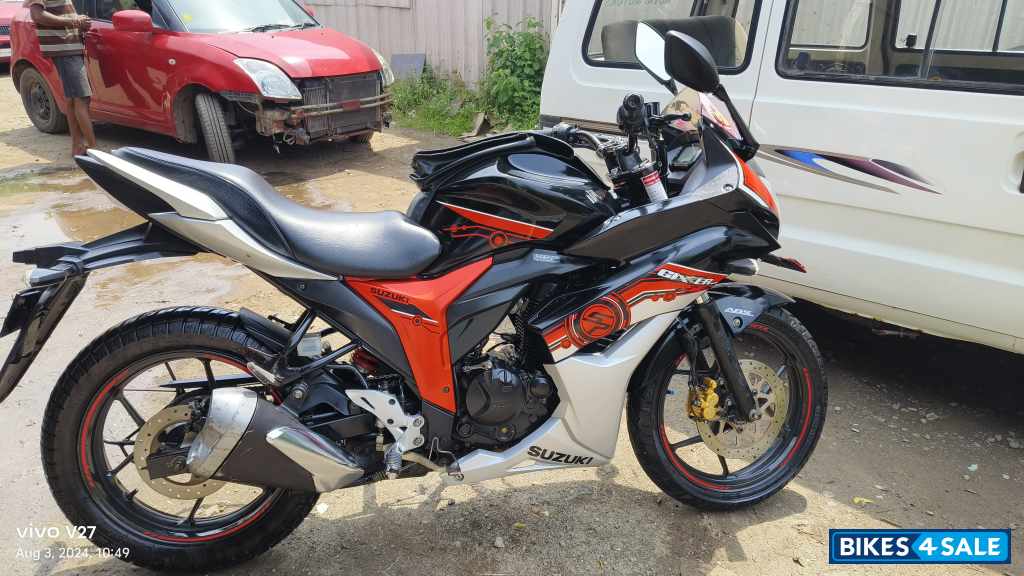Suzuki Gixxer SF Fi