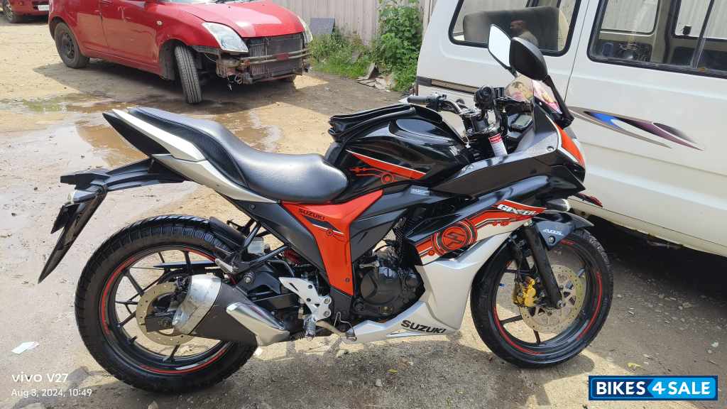 Suzuki Gixxer SF Fi