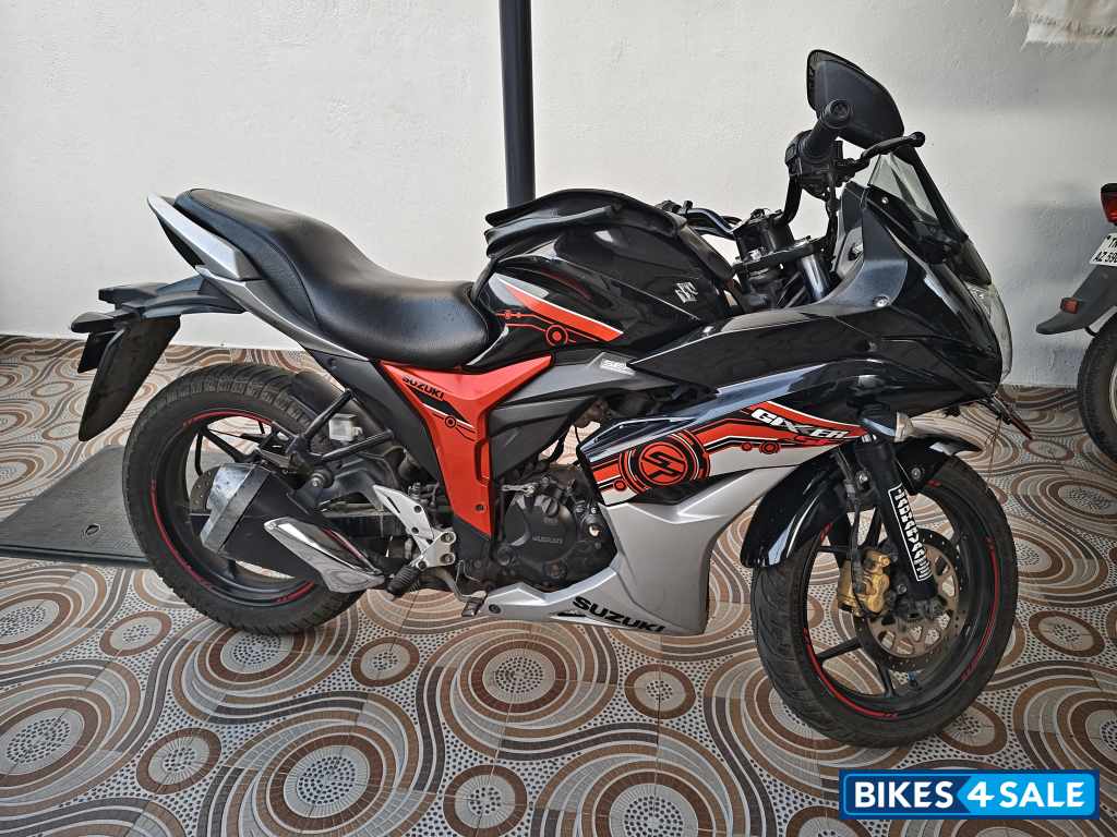Suzuki Gixxer SF Fi