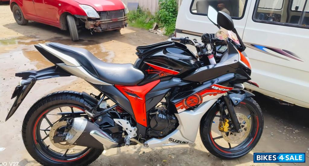 Suzuki Gixxer SF Fi