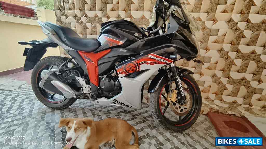 Suzuki Gixxer SF Fi