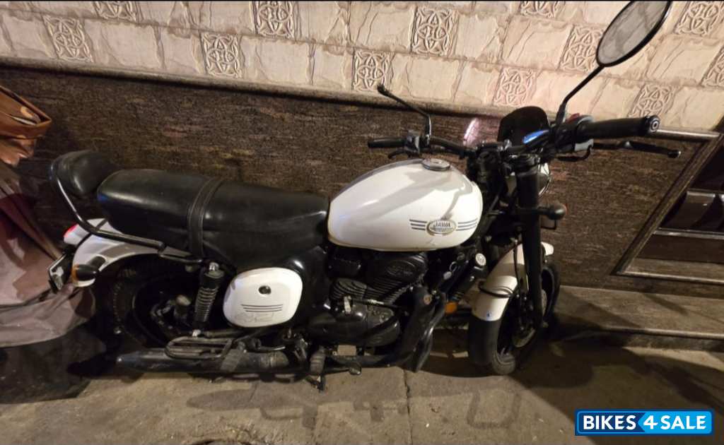 White Jawa 42 Dual Channel ABS Sirius White