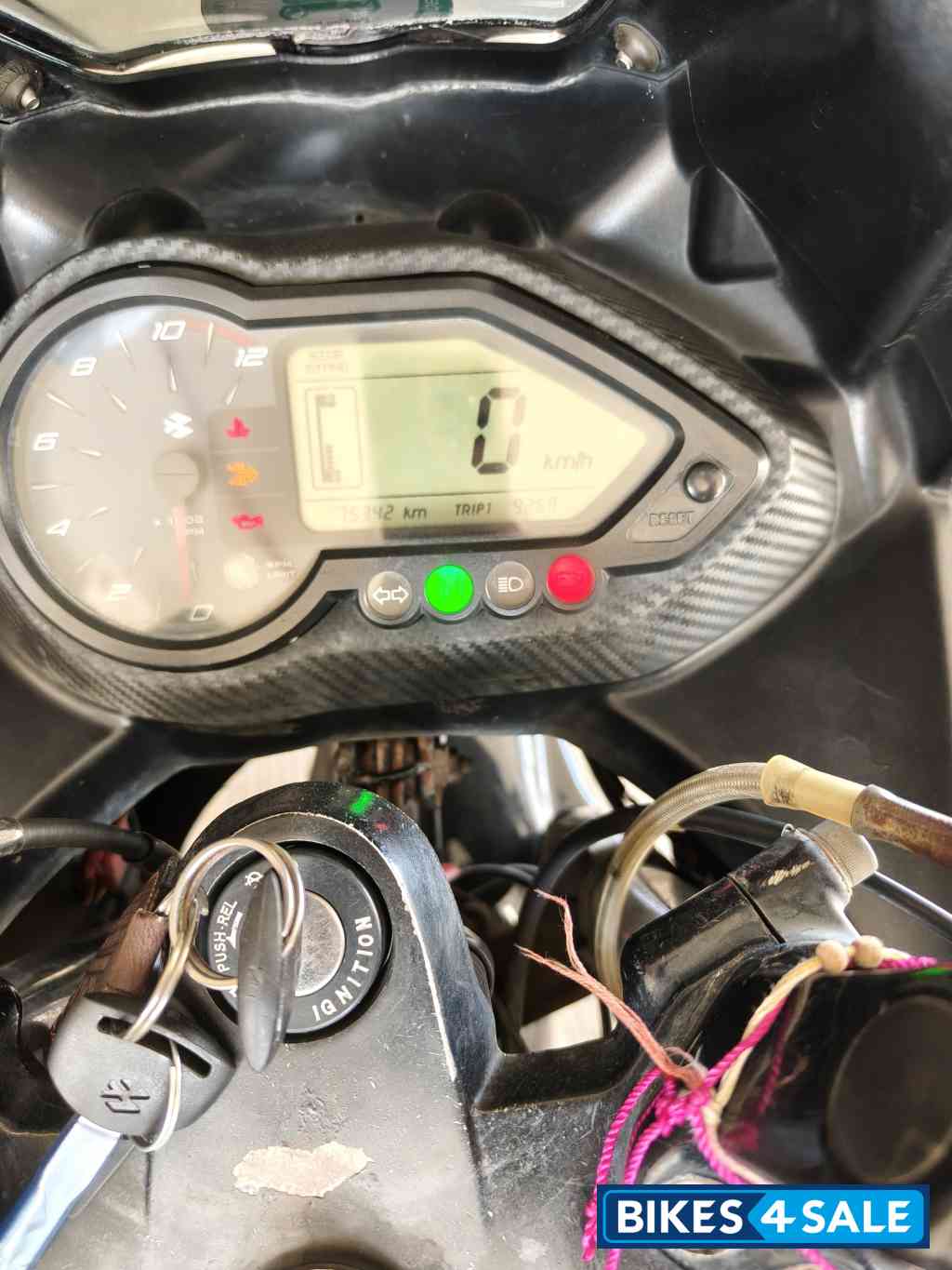 Bajaj Pulsar 220F Bajaj Pulsar 220F