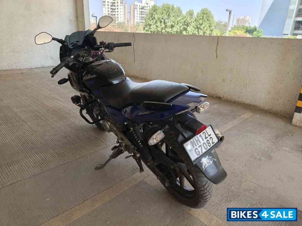 Bajaj Pulsar 220F Bajaj Pulsar 220F