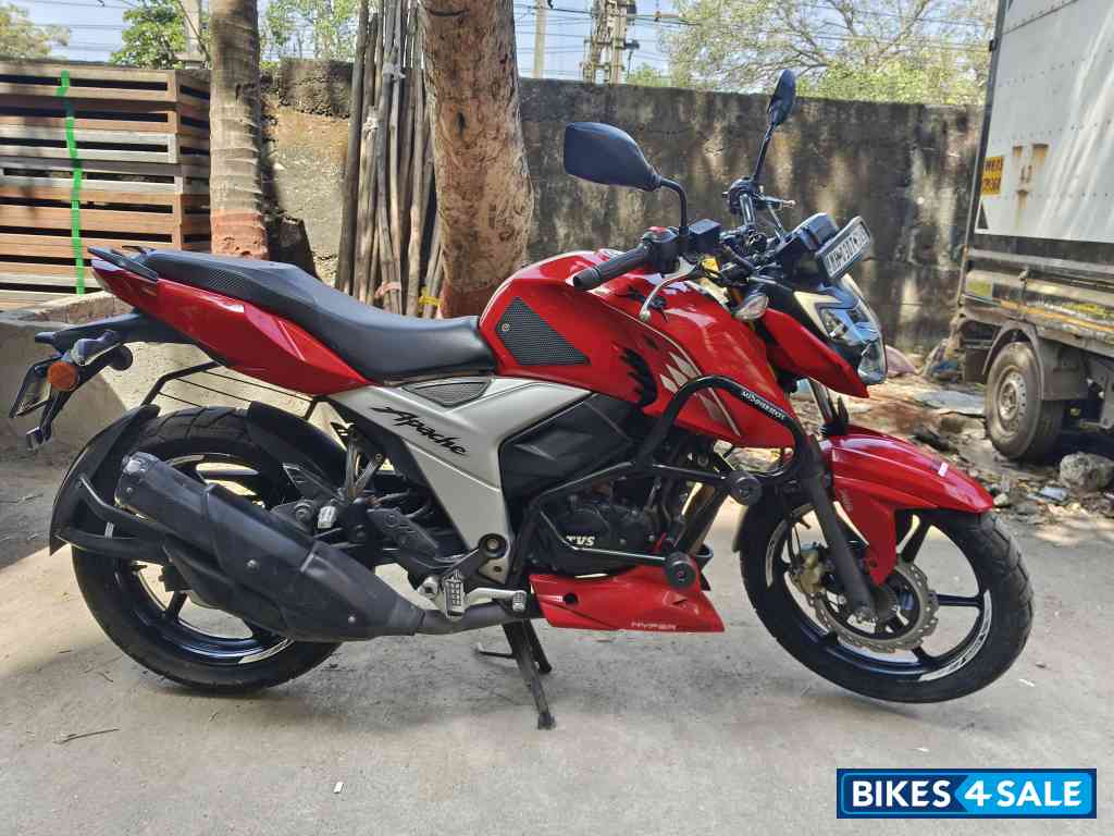 TVS Apache RTR 160 4V BS6