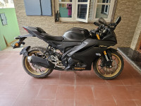 Yamaha R15 V4