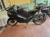 Yamaha R15 V4