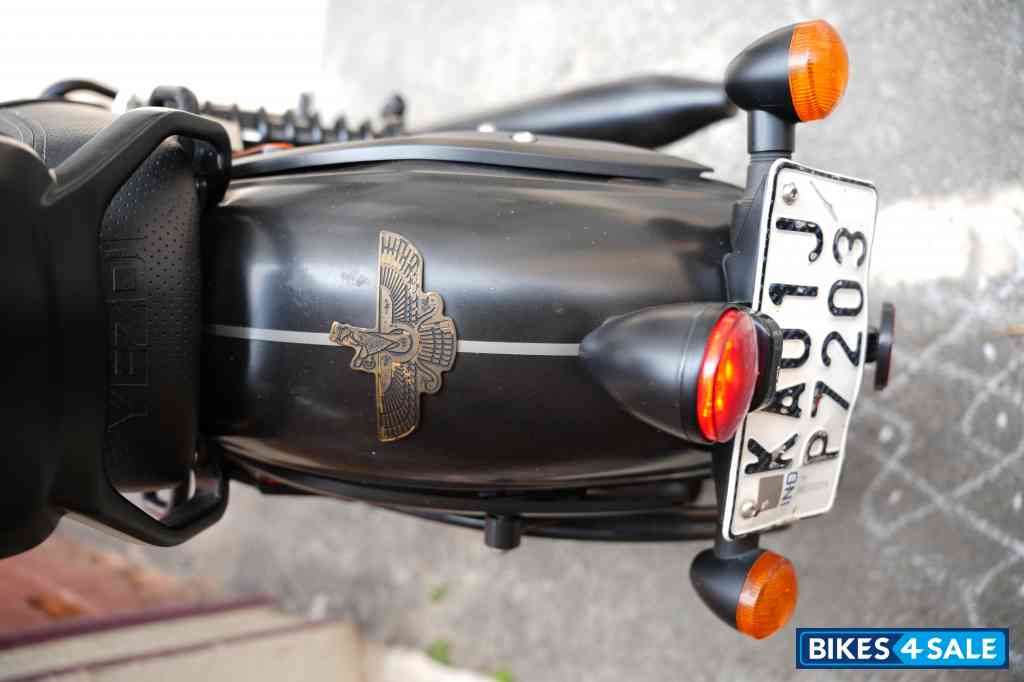 Hunter Green Yezdi Roadster Dark Hunter Green Yezdi Roadster Dark