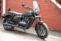 Hunter Green Yezdi Roadster Dark