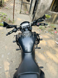 Matte Black Bajaj Dominar 400