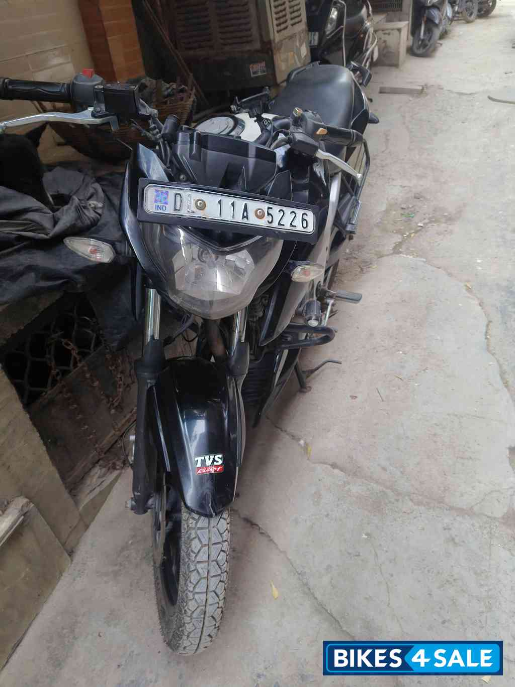 Black TVS Apache RTR 160 4V