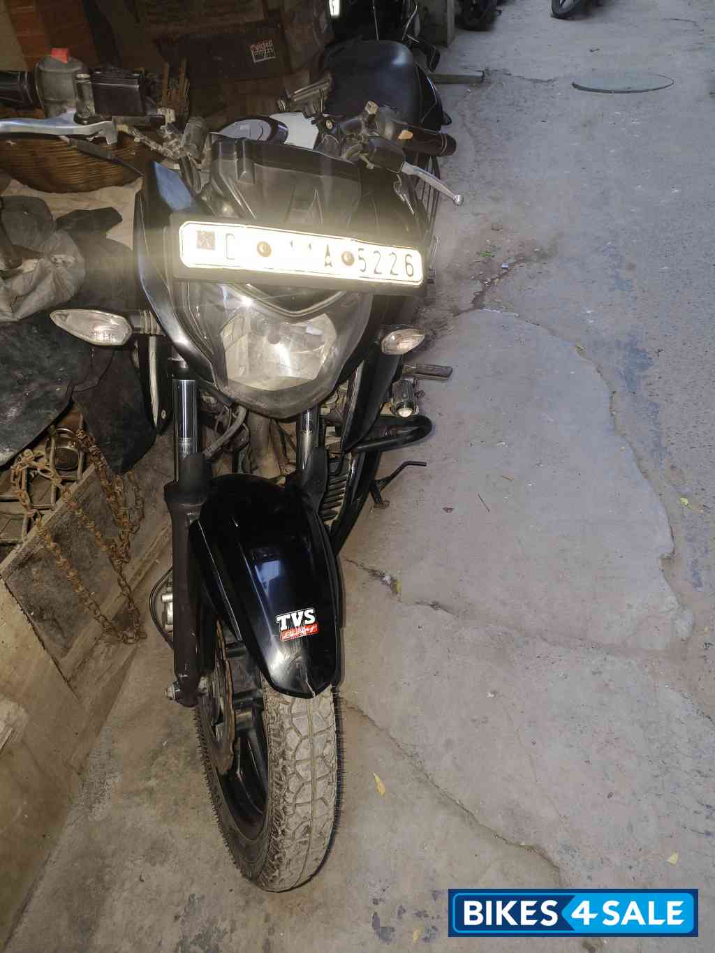 Black TVS Apache RTR 160 4V