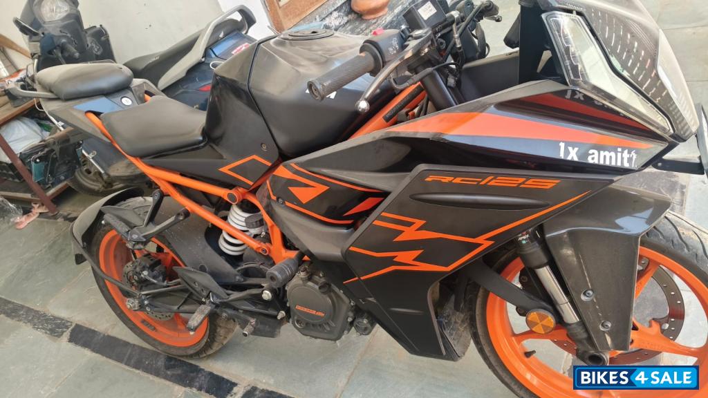 Orange KTM RC 125