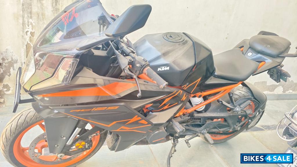 Orange KTM RC 125