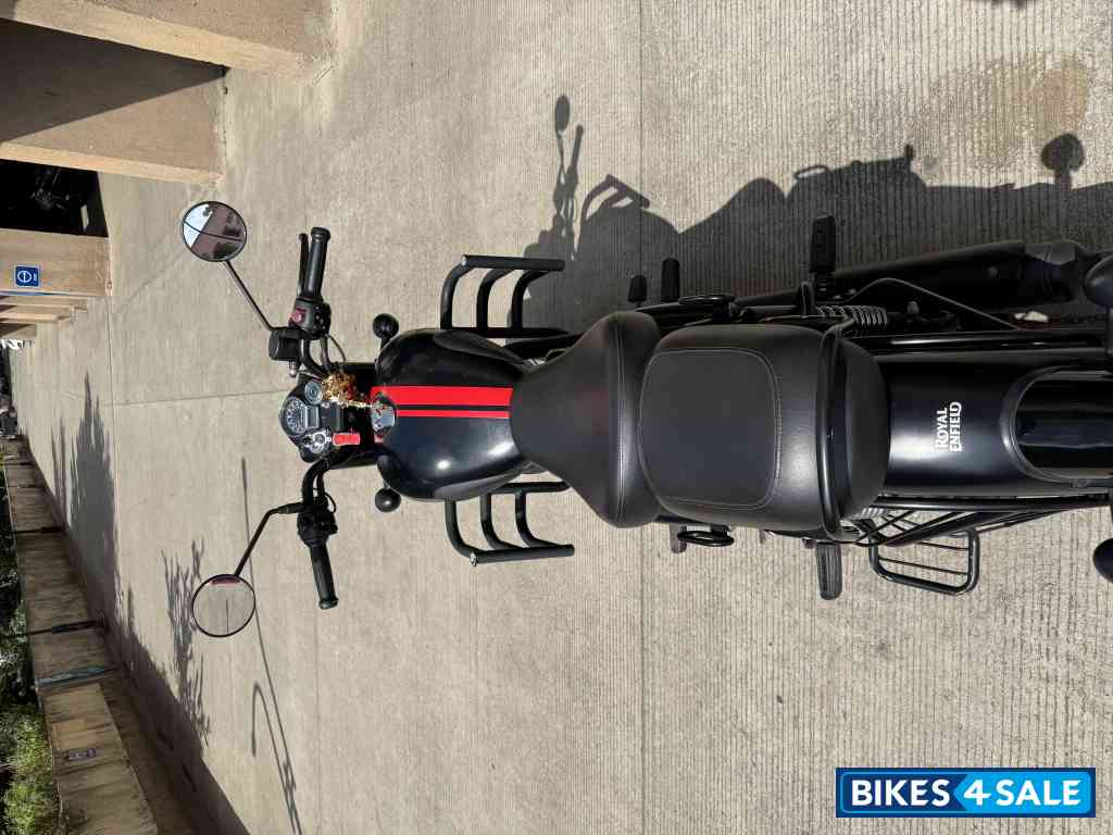 Stealth Black Royal Enfield Classic 350 Dual Channel BS6 Stealth Black Royal Enfield Classic 350 Dual Channel BS6