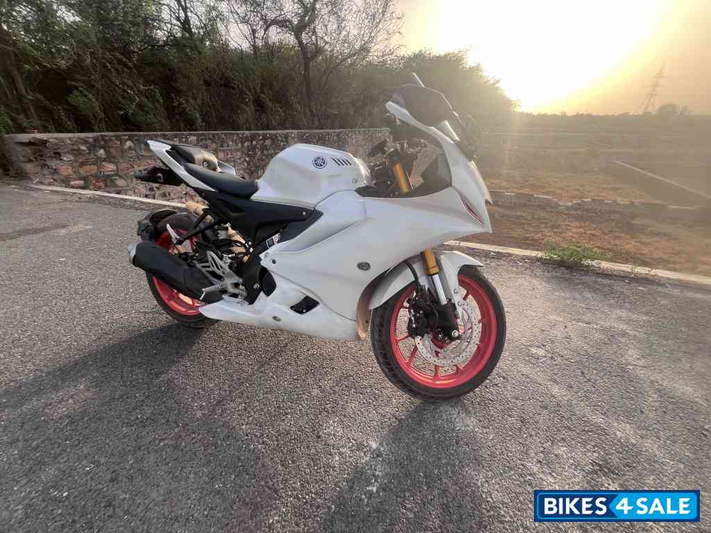 Yamaha R15 V4