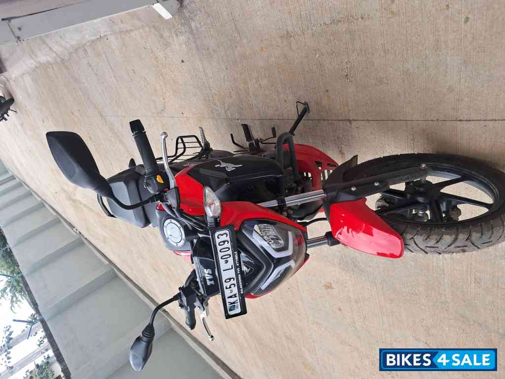 Red TVS Raider 125 Red TVS Raider 125