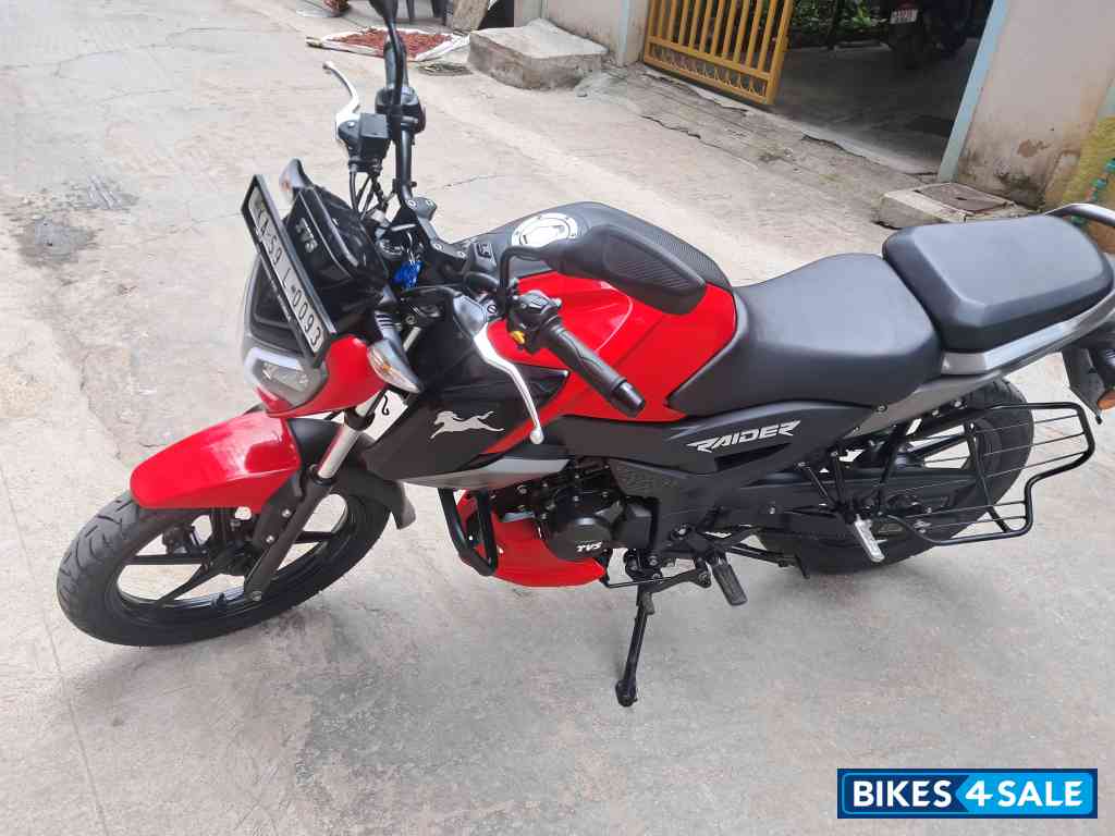 Red TVS Raider 125 Red TVS Raider 125