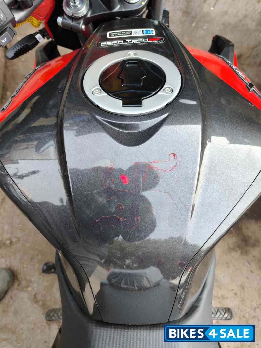 Red Hero Xtreme 125R