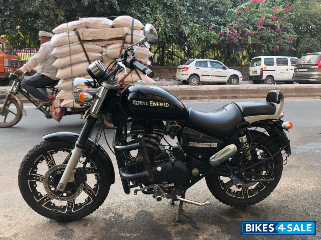 Black Royal Enfield Thunderbird 350