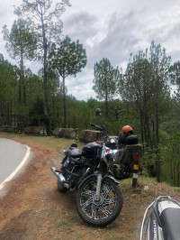 Black Royal Enfield Thunderbird 350