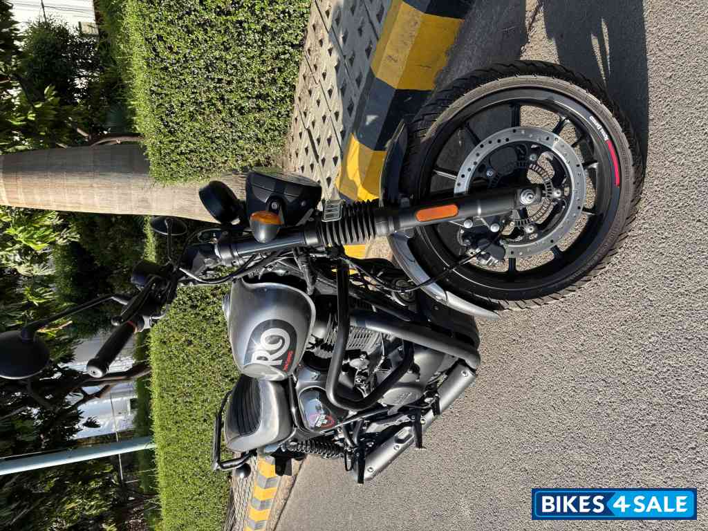 Royal Enfield Hunter 350 Metro