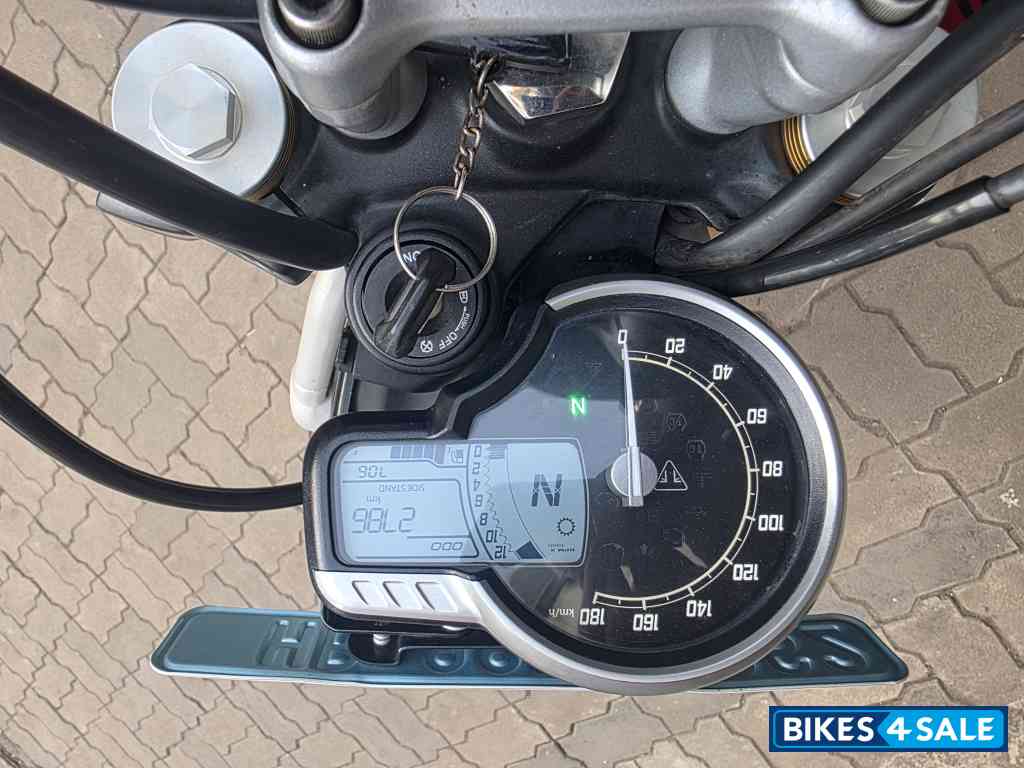 Triumph Scrambler 400 X