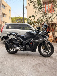 Bajaj Pulsar RS 200 ABS