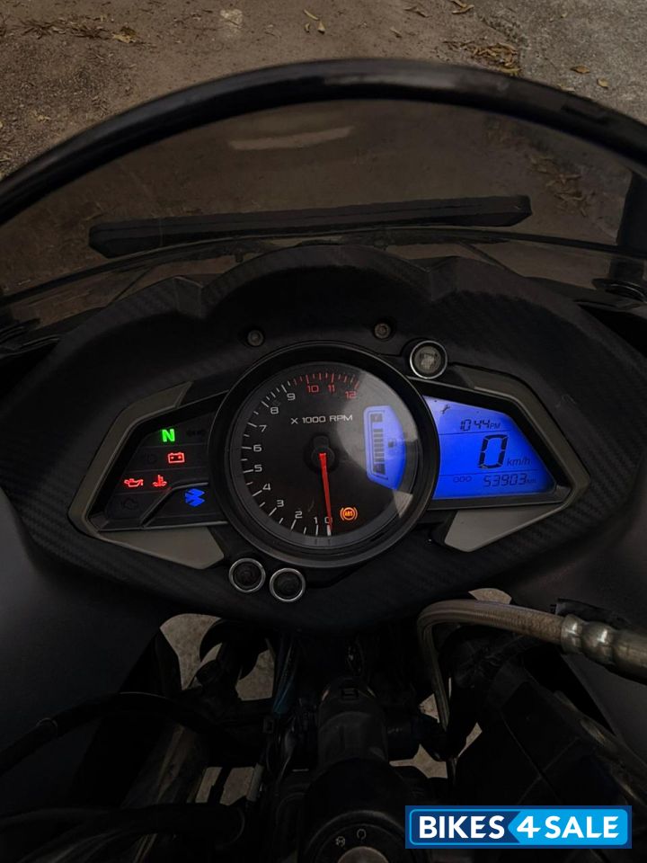 Bajaj Pulsar RS 200 ABS