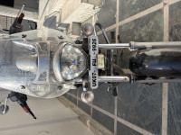 Black Bajaj Avenger Cruise 220