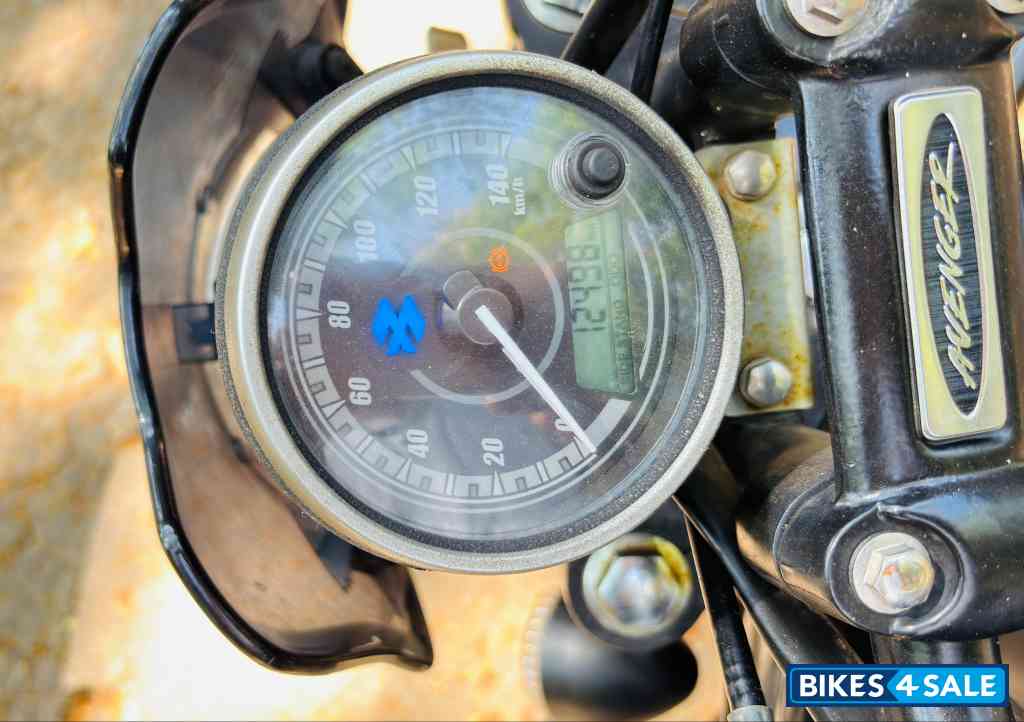 Black Bajaj Avenger Street 160 BS6