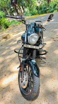 Black Bajaj Avenger Street 160 BS6