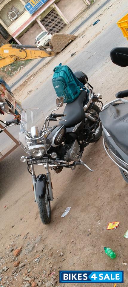 Bajaj Avenger 220 DTS-i
