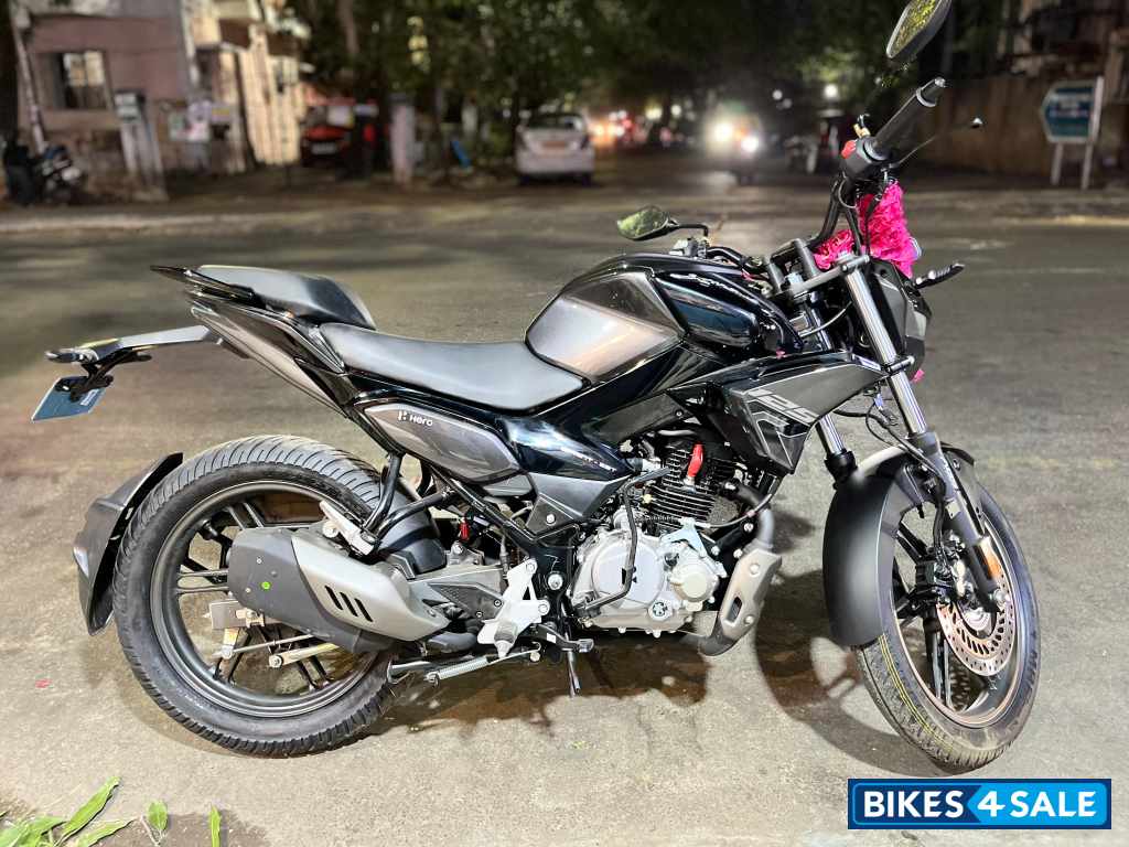 Black Hero Xtreme 125R