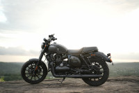 Yezdi Roadster Dark 2023 Model