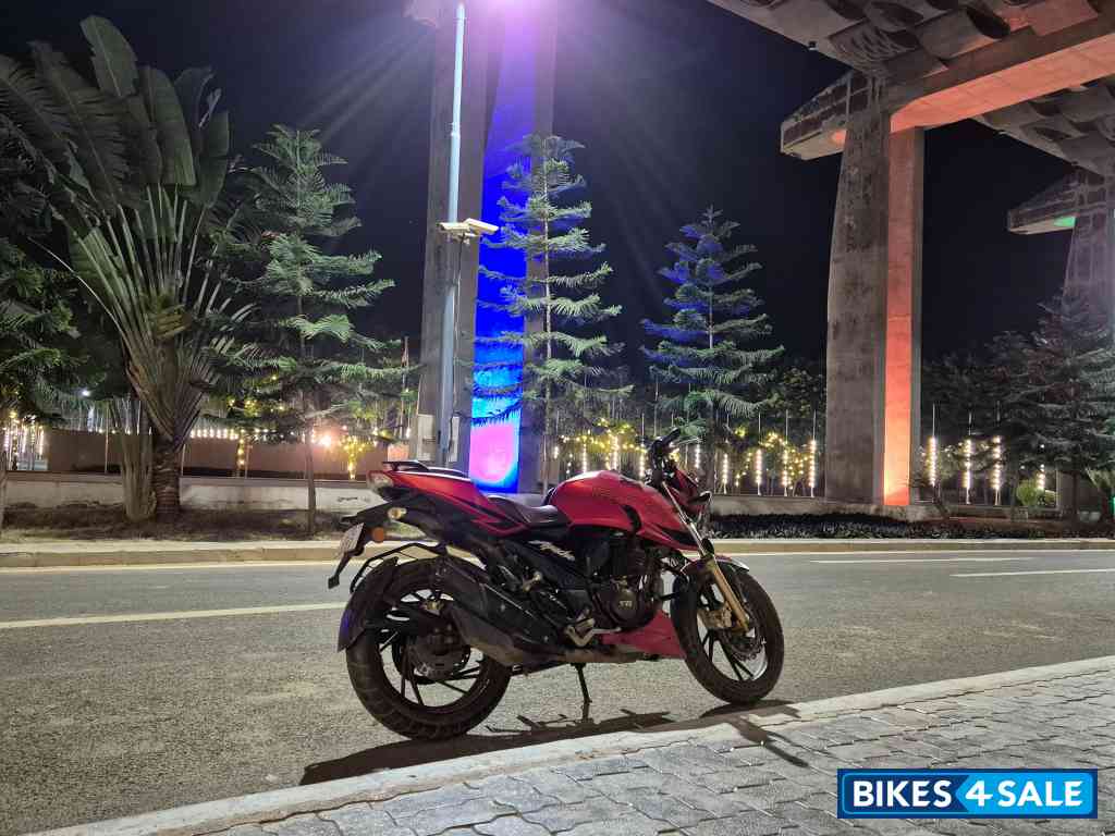 TVS Apache RTR 200 4V