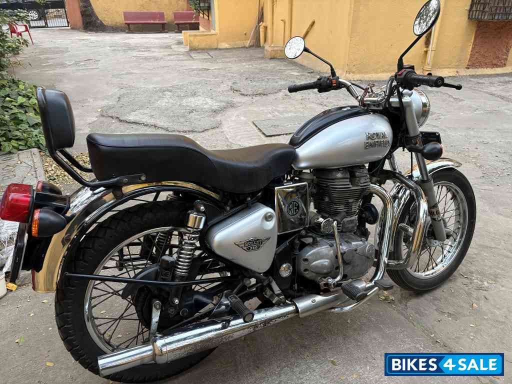Silver Royal Enfield Bullet Electra Twinspark