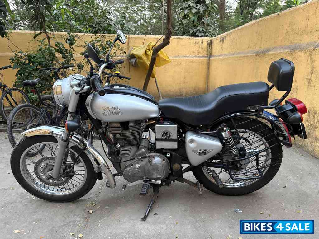 Silver Royal Enfield Bullet Electra Twinspark