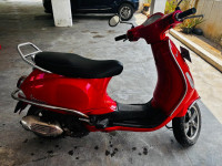 Red Vespa VXL 125