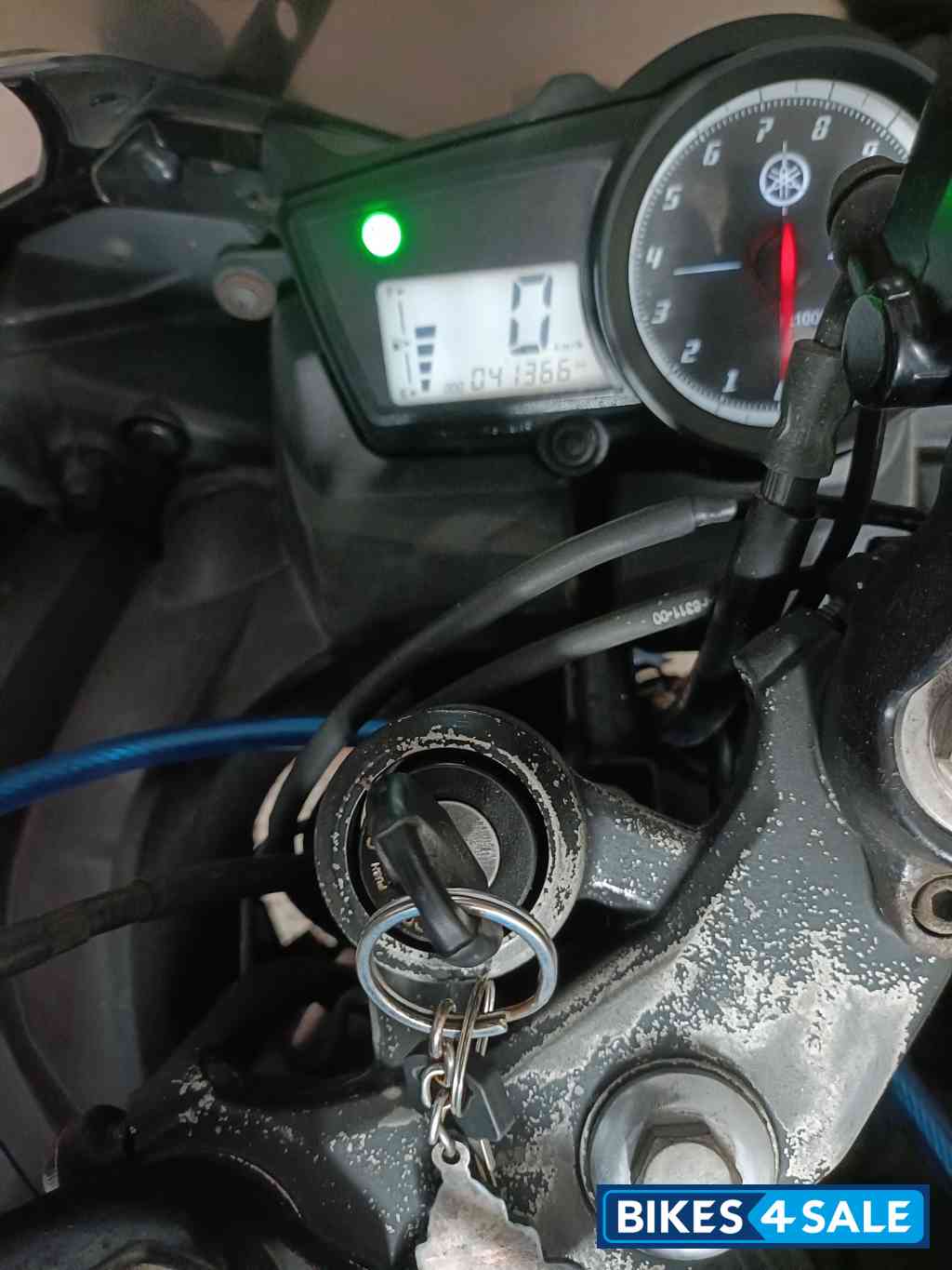 Black Yamaha YZF R15 V2